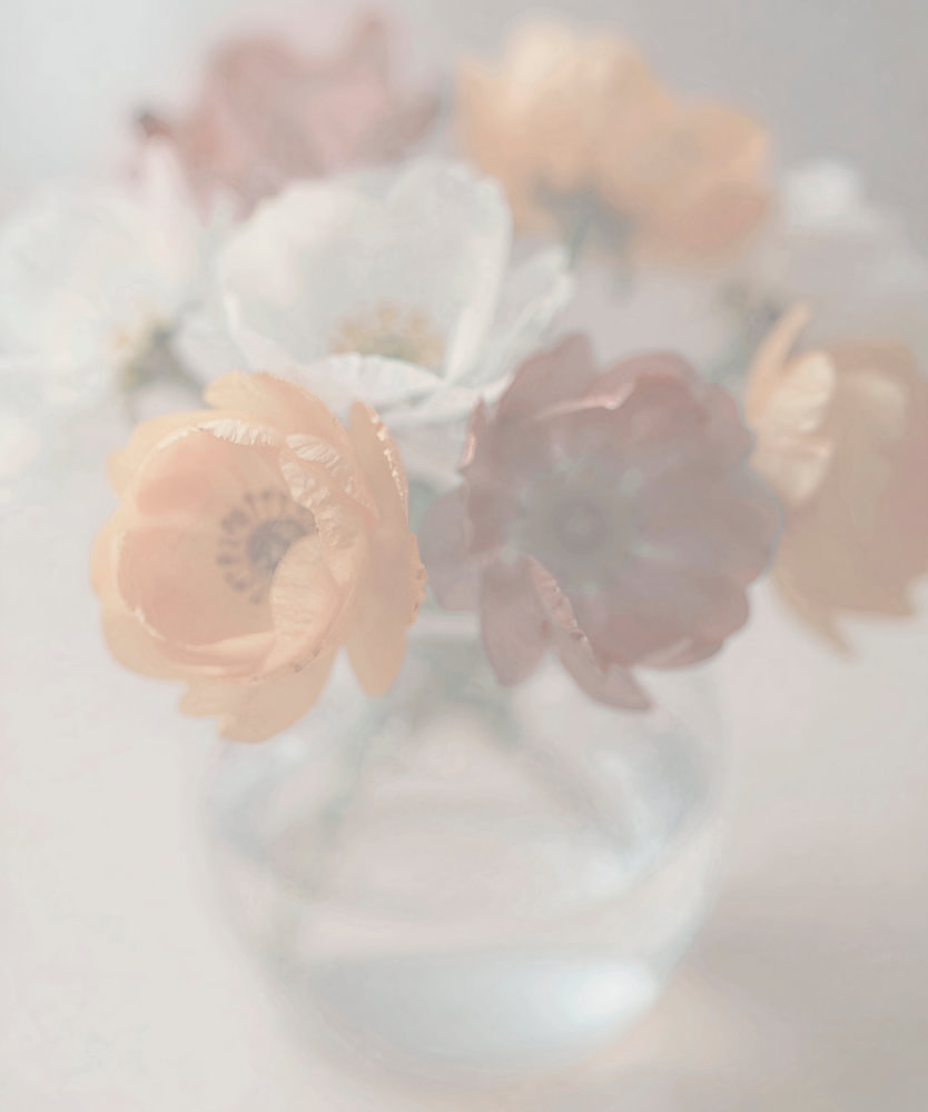 Pastel kleuren bloemenstilleven — bloemstilleven van Sander van Laar