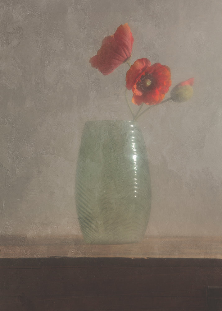 Klaproos in vaas Vervaagde bloemenschilderij — bloemstilleven van Sander van Laar